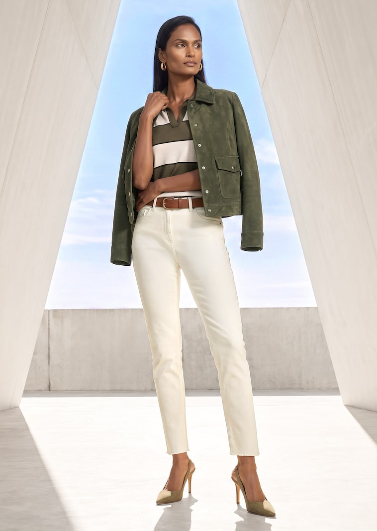 Jeans mit feinem Fransensaum