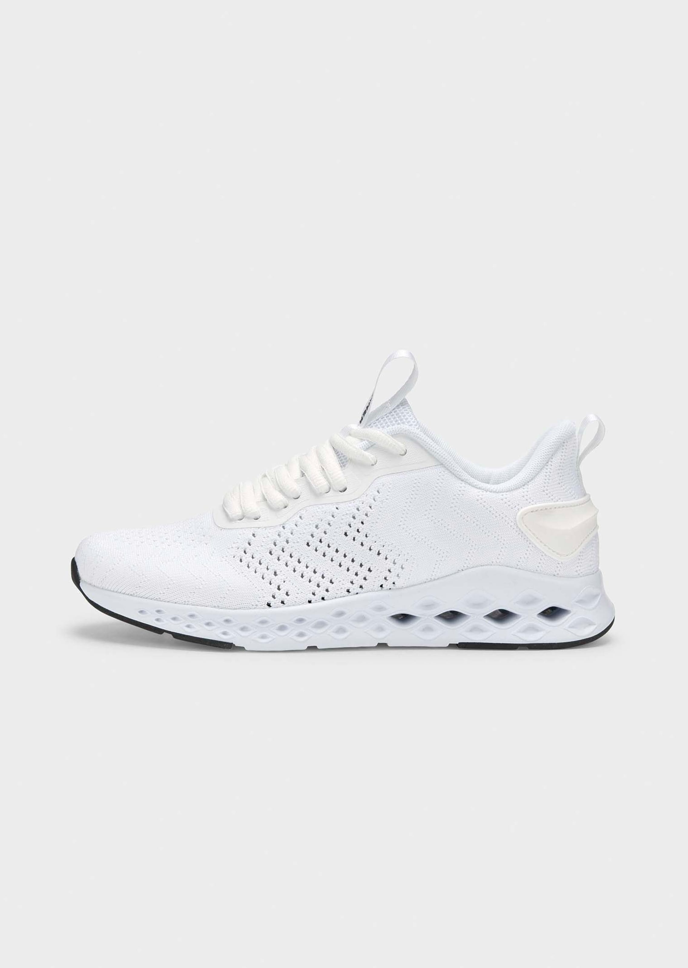 Sneakers van mesh met traagschuim
