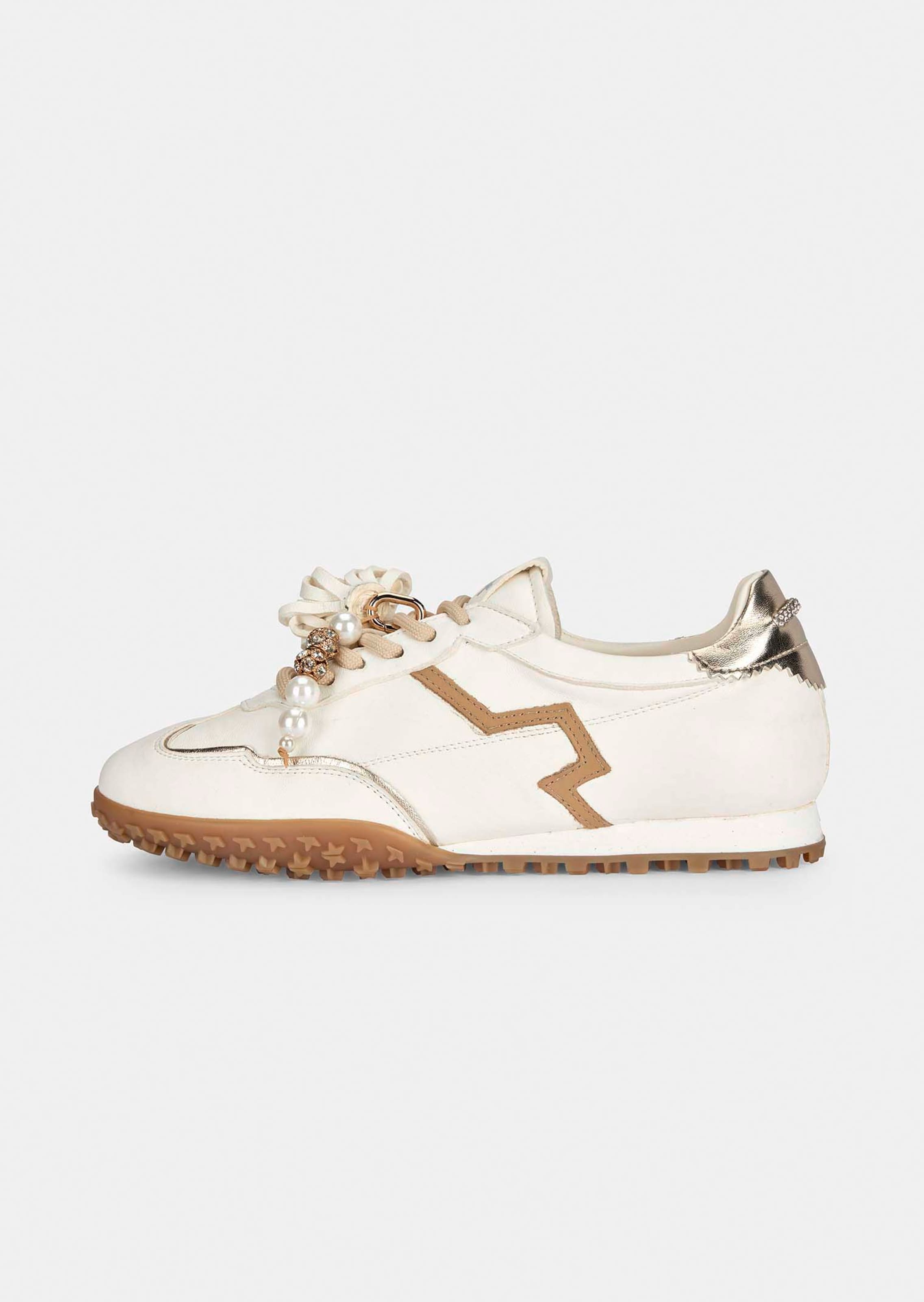 Sneaker aus Leder mit Schmuckanhänger