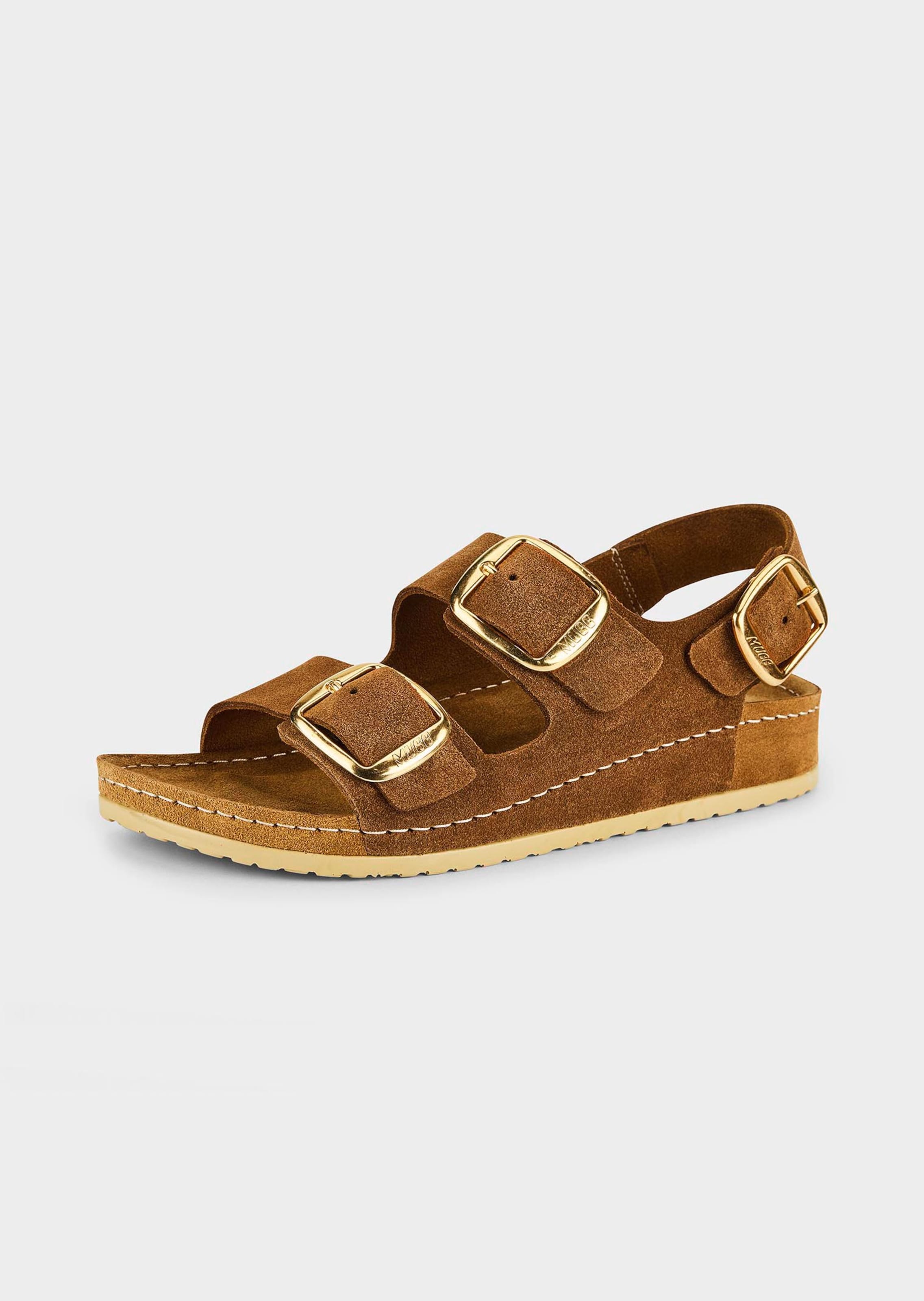 Leren sandalen met goudkleurige gespen