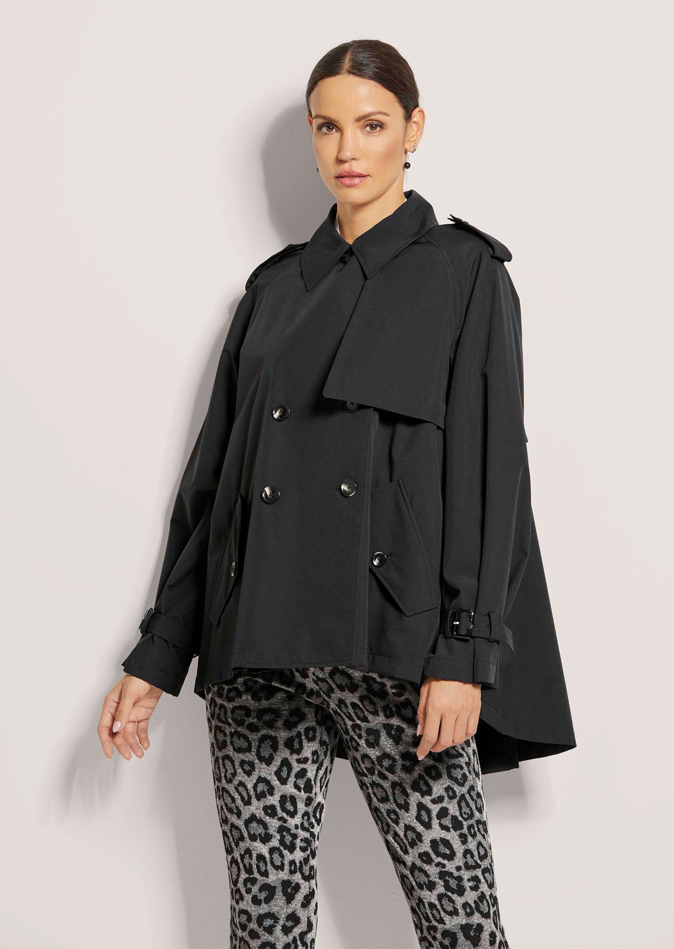 Short trench coat