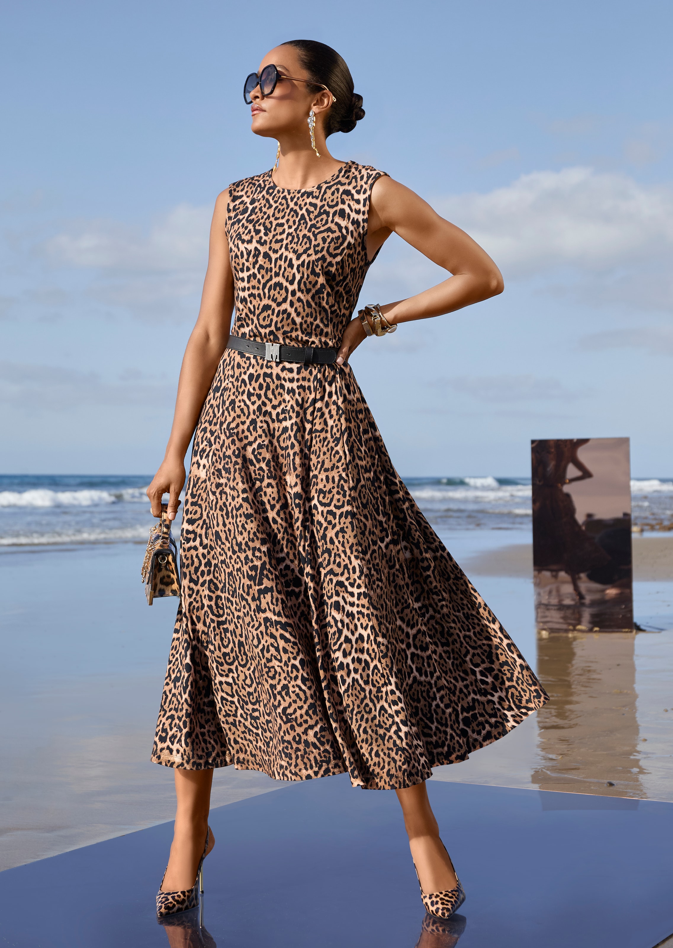 Leo-Kleid in Midilänge