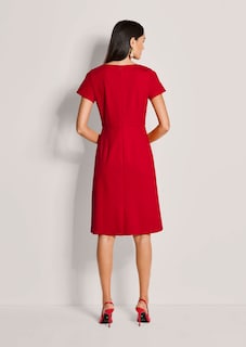 Robe fourreau avec encolure bateau et manches courtes thumbnail 4