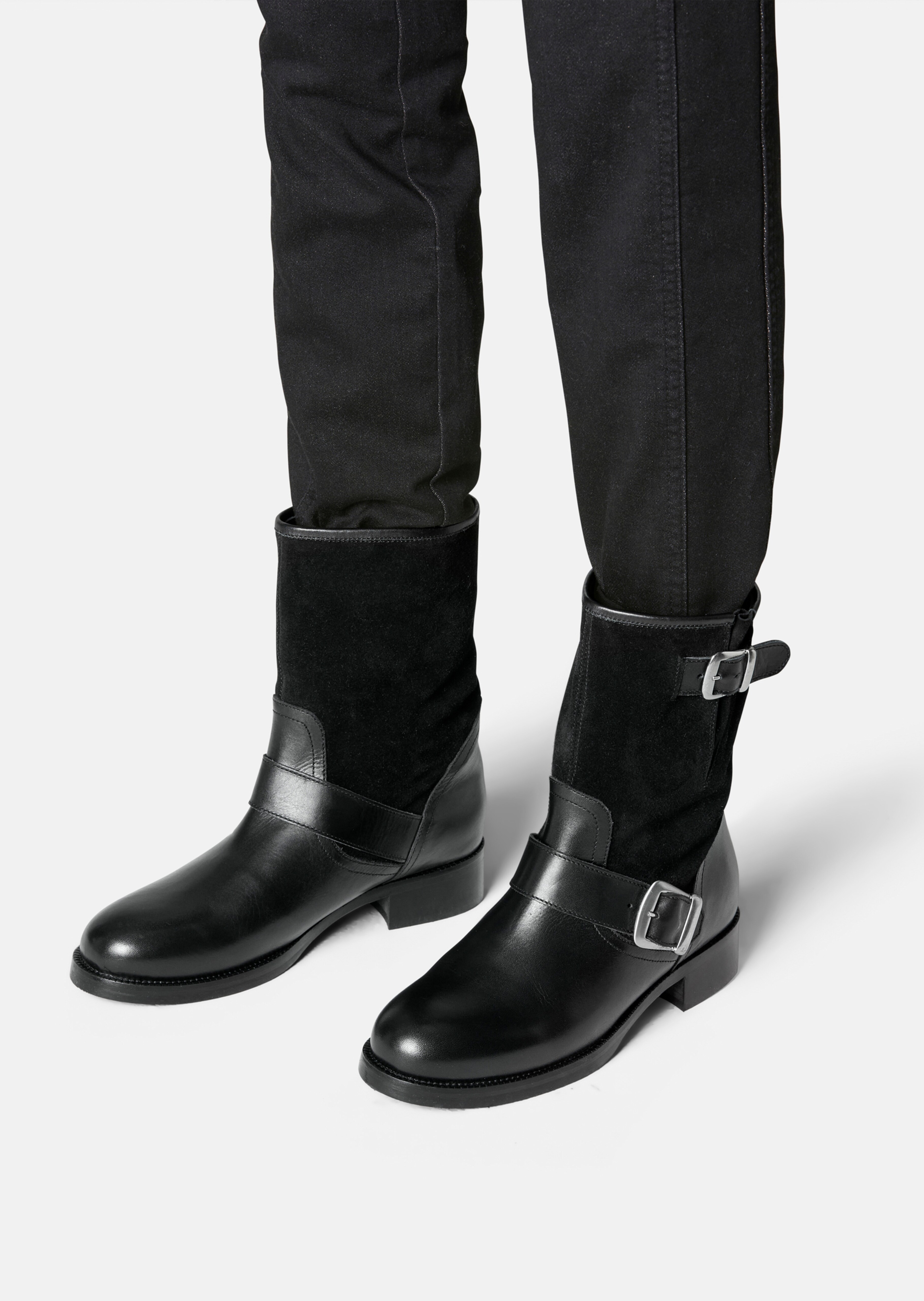 Boots mit Schnallen