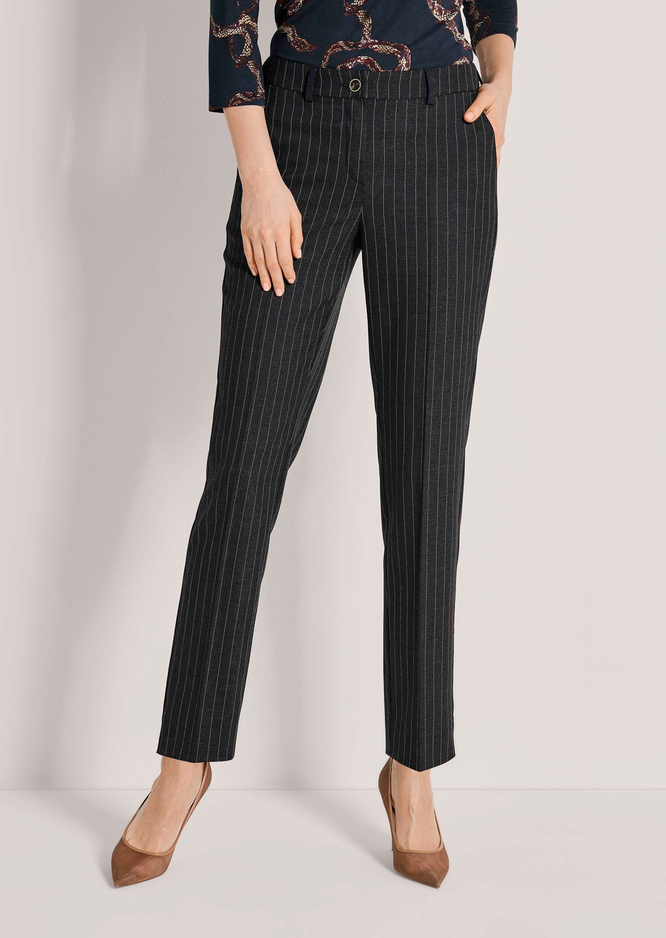 Broek met gestreken vouwen