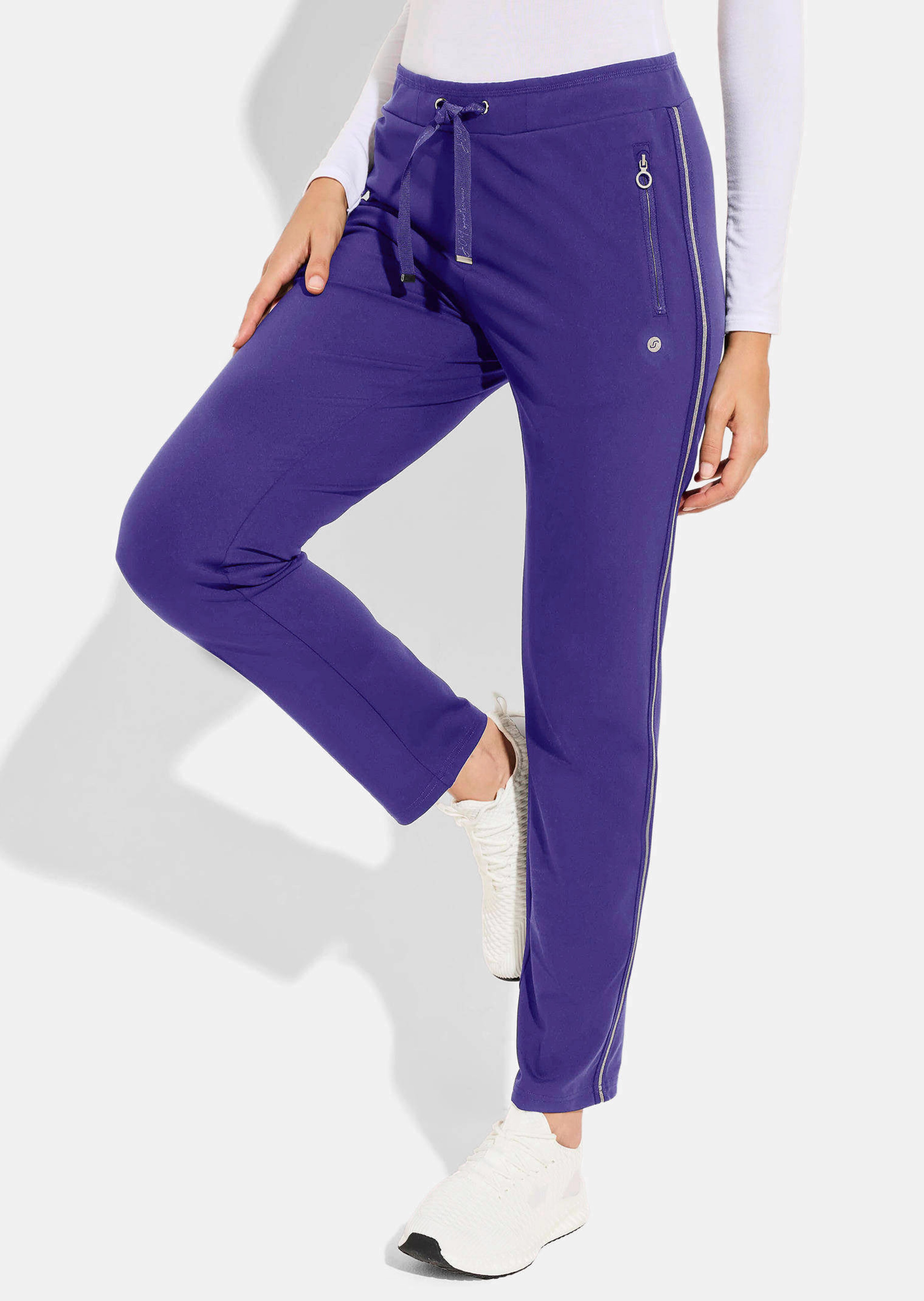 Casual trousers with shiny stripes