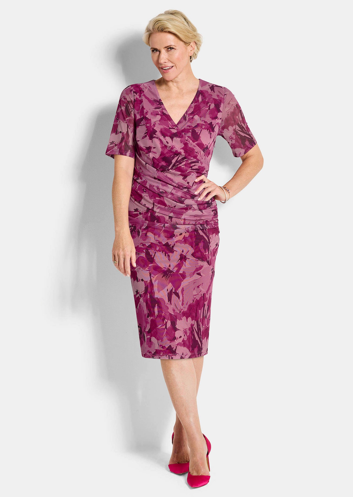 Robe en étoffe filet, style cache-cœur