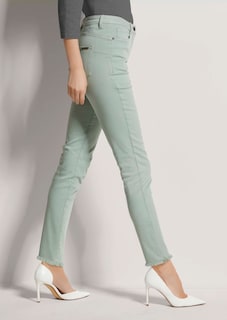 Jeans mit feinem Fransensaum thumbnail 5
