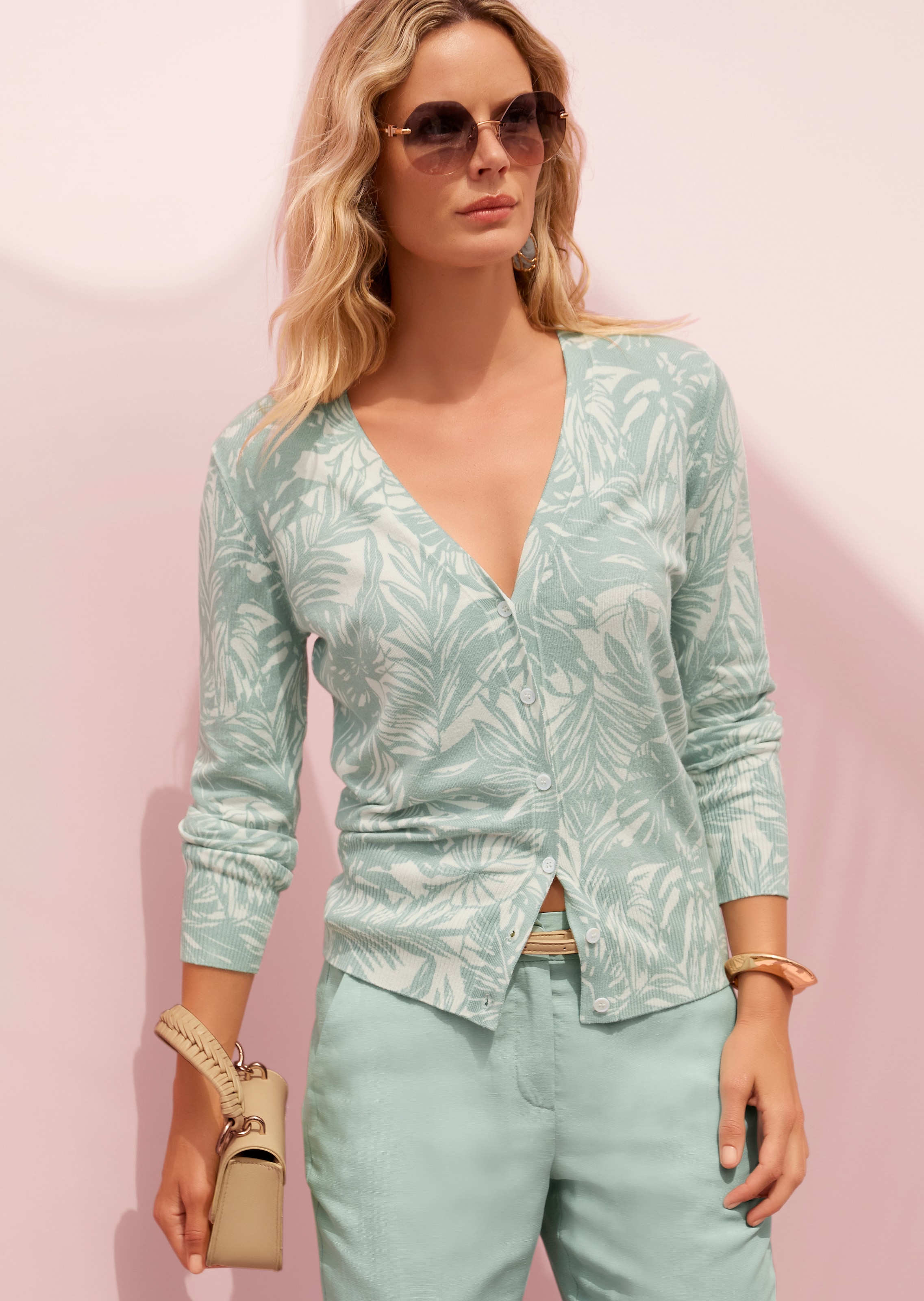 Strickjacke mit Allover-Print und V-Ausschnitt