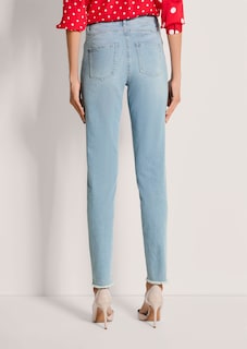Knöchelfreie Slim-Line-Jeans mit Fransensaum thumbnail 4