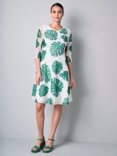 Kleid aus Lochspitze thumbnail 3