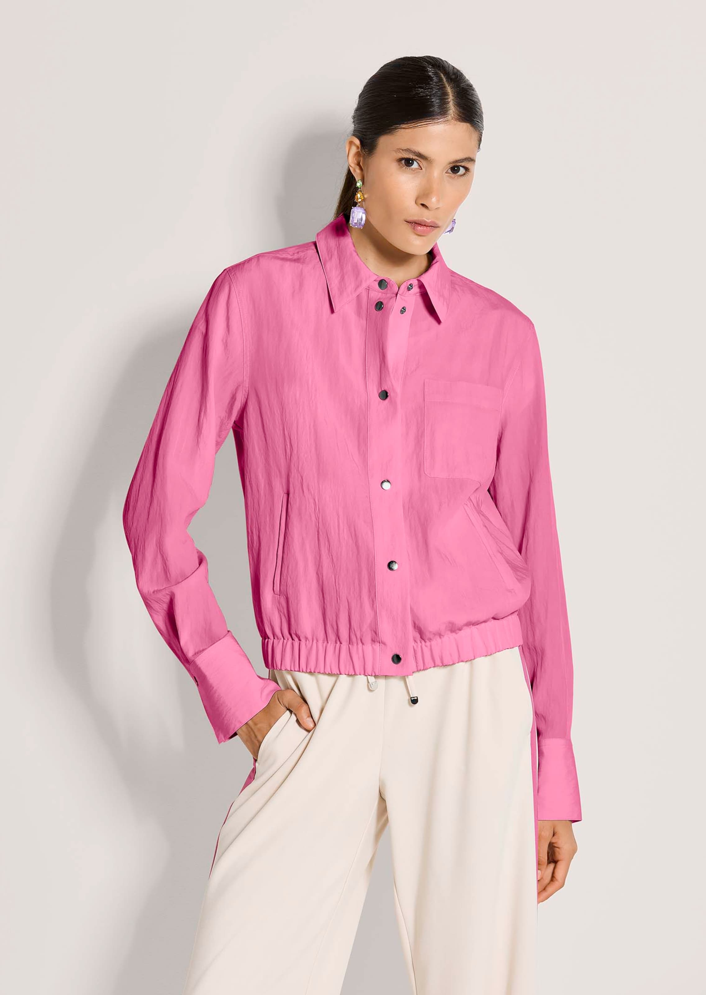 Sportive Bluse im Blousonstil