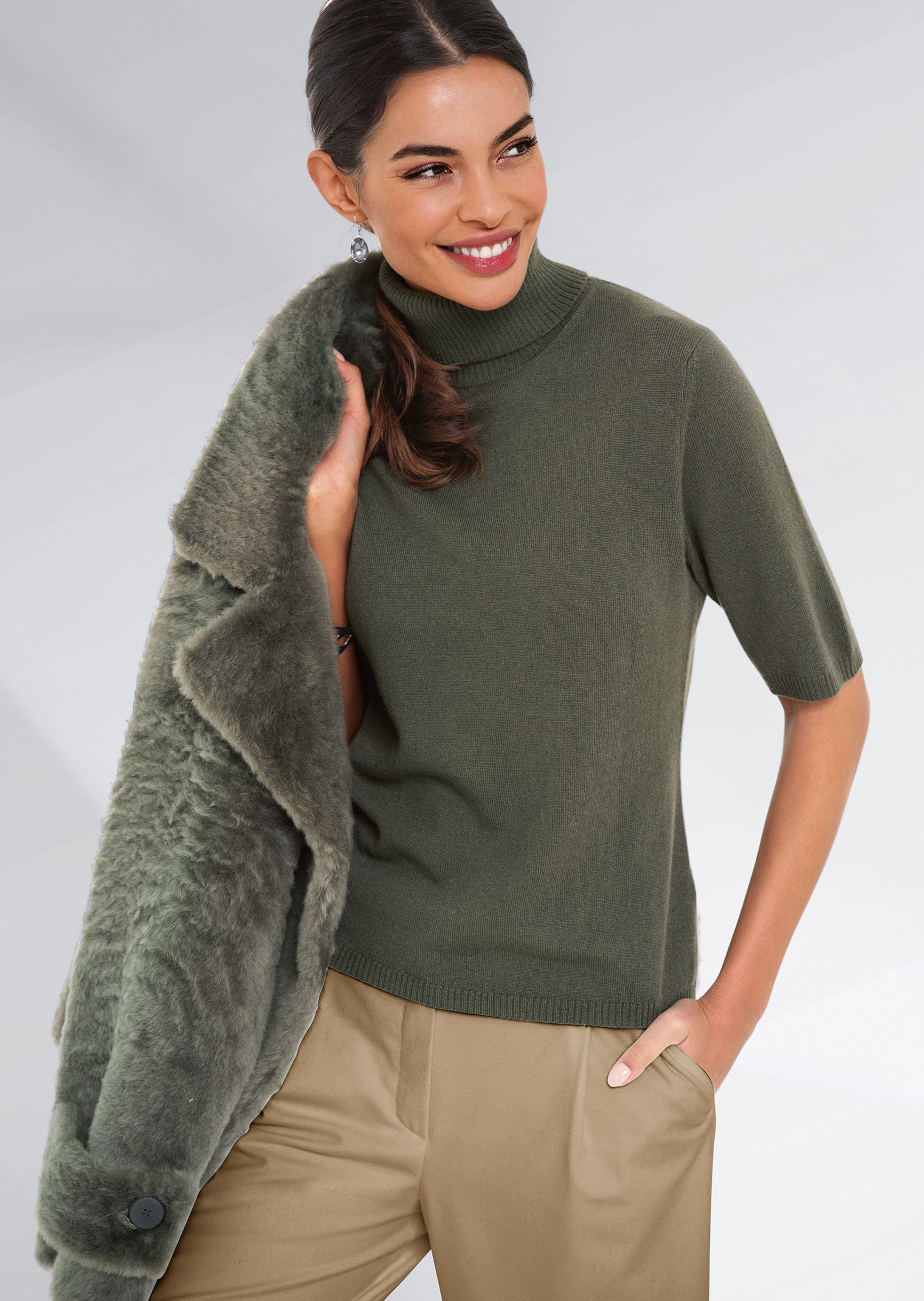 Kaschmirpullover mit Rollkragen und Halbarm