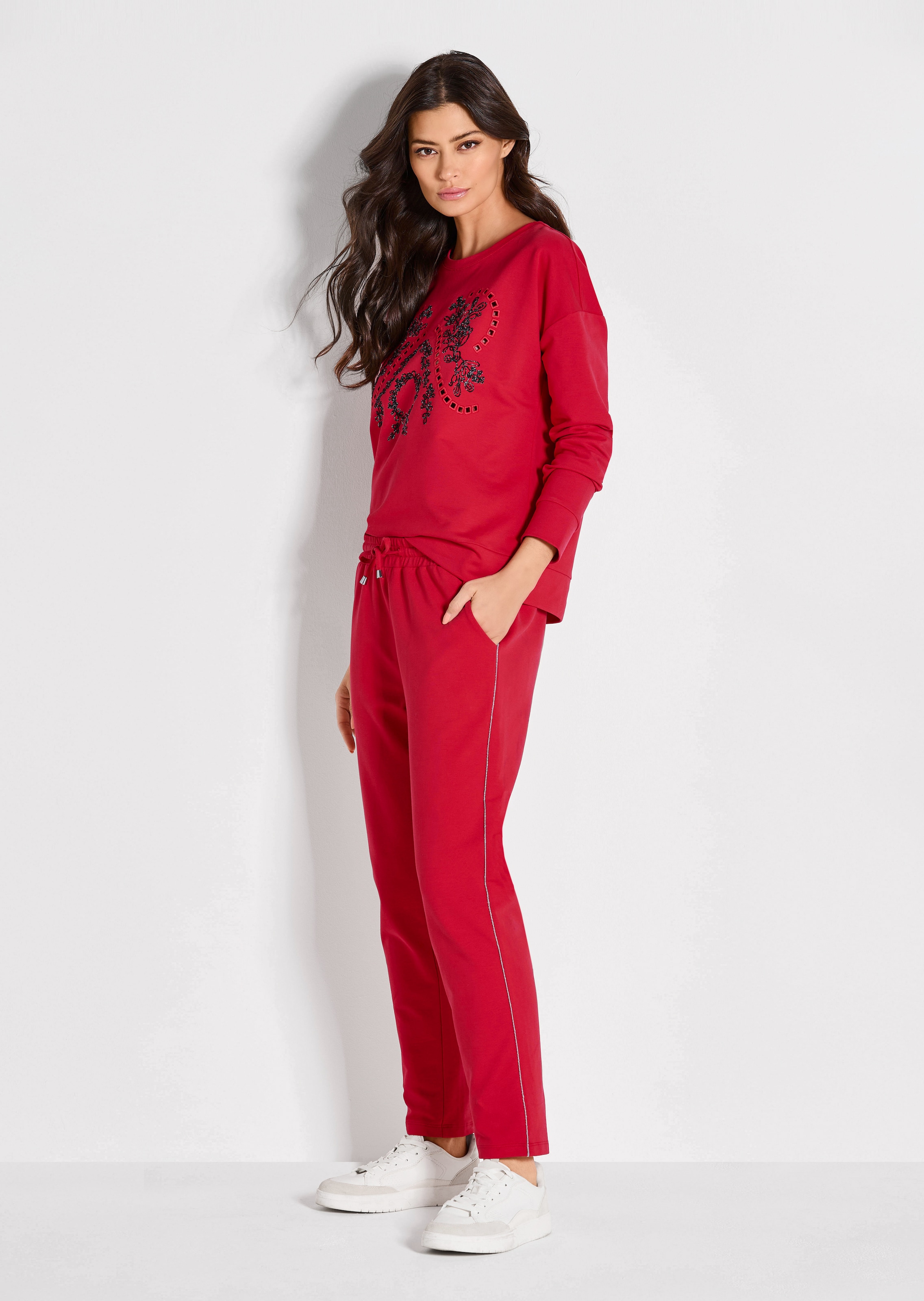 Sweatshirt mit edler Lochstickerei