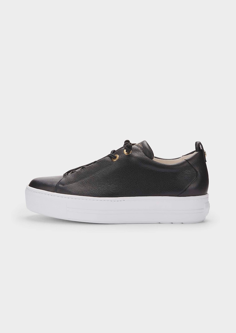 Klassischer Sneaker mit dezenten Details