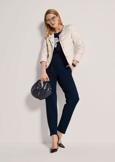 Leichte Steppjacke mit bestickter Blende thumbnail 5