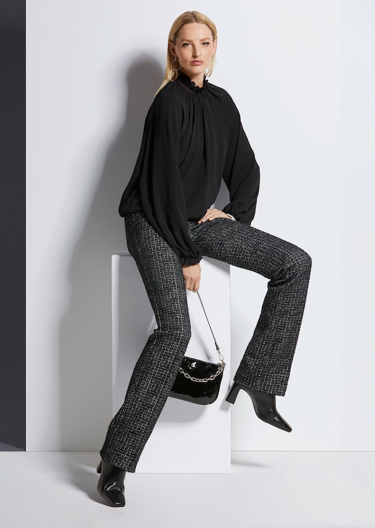 Bluse mit Rüschenkragen