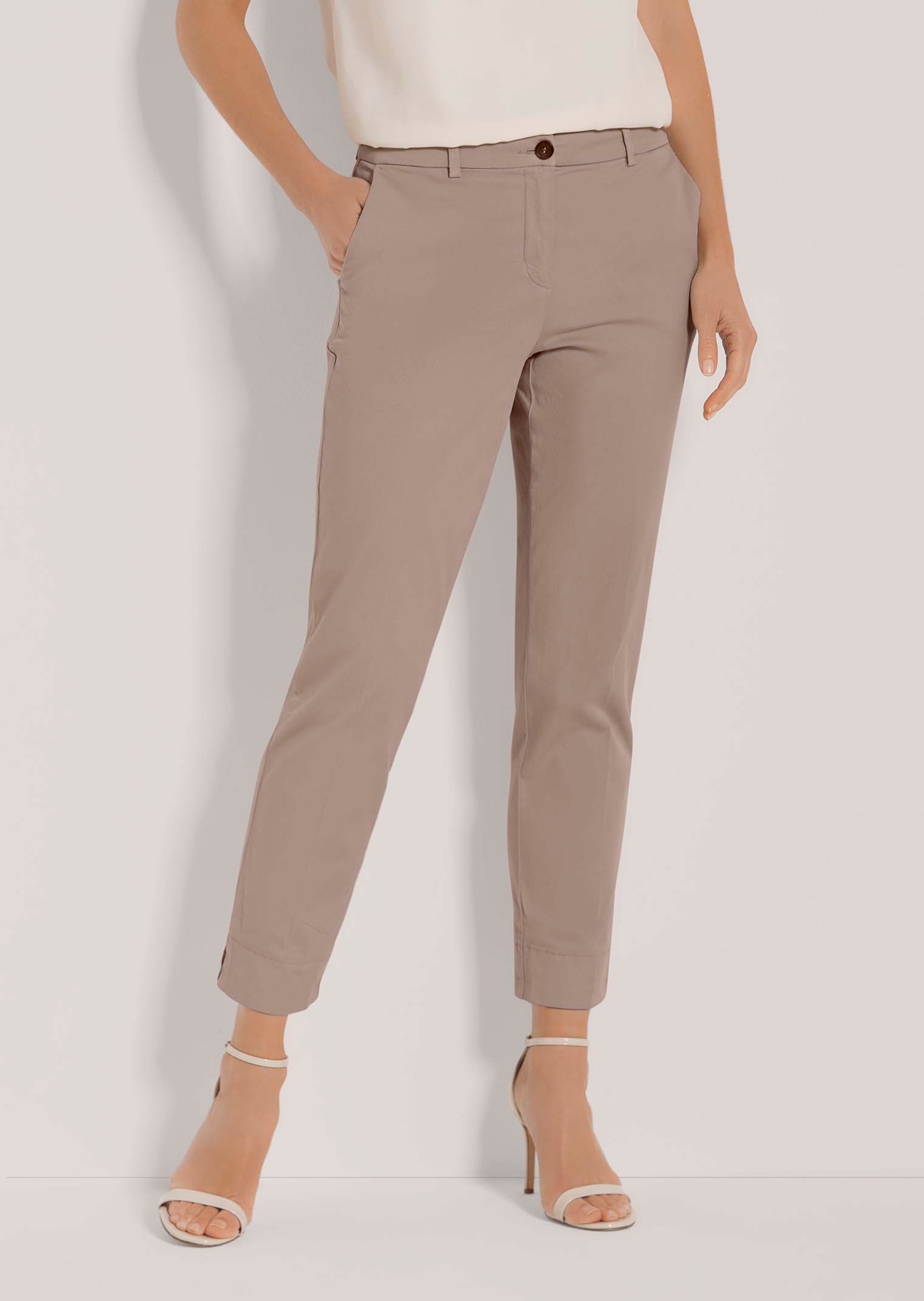 Pantalon chino à plis marqués