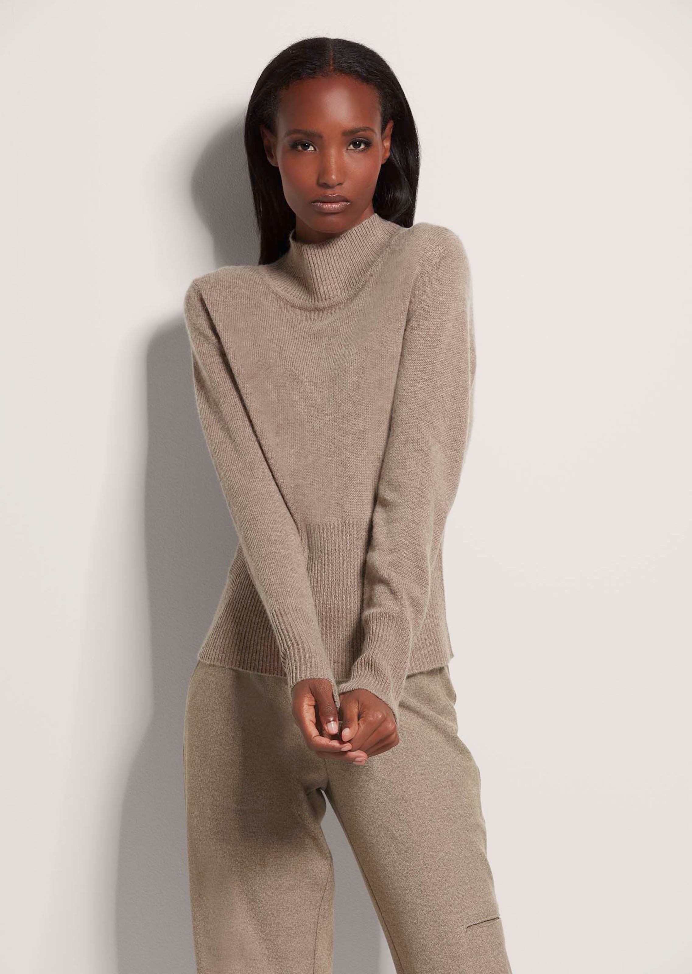 Jumper with stand-up collar