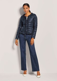 Wattierte Steppjacke mit Blüten-Dekoration thumbnail 3