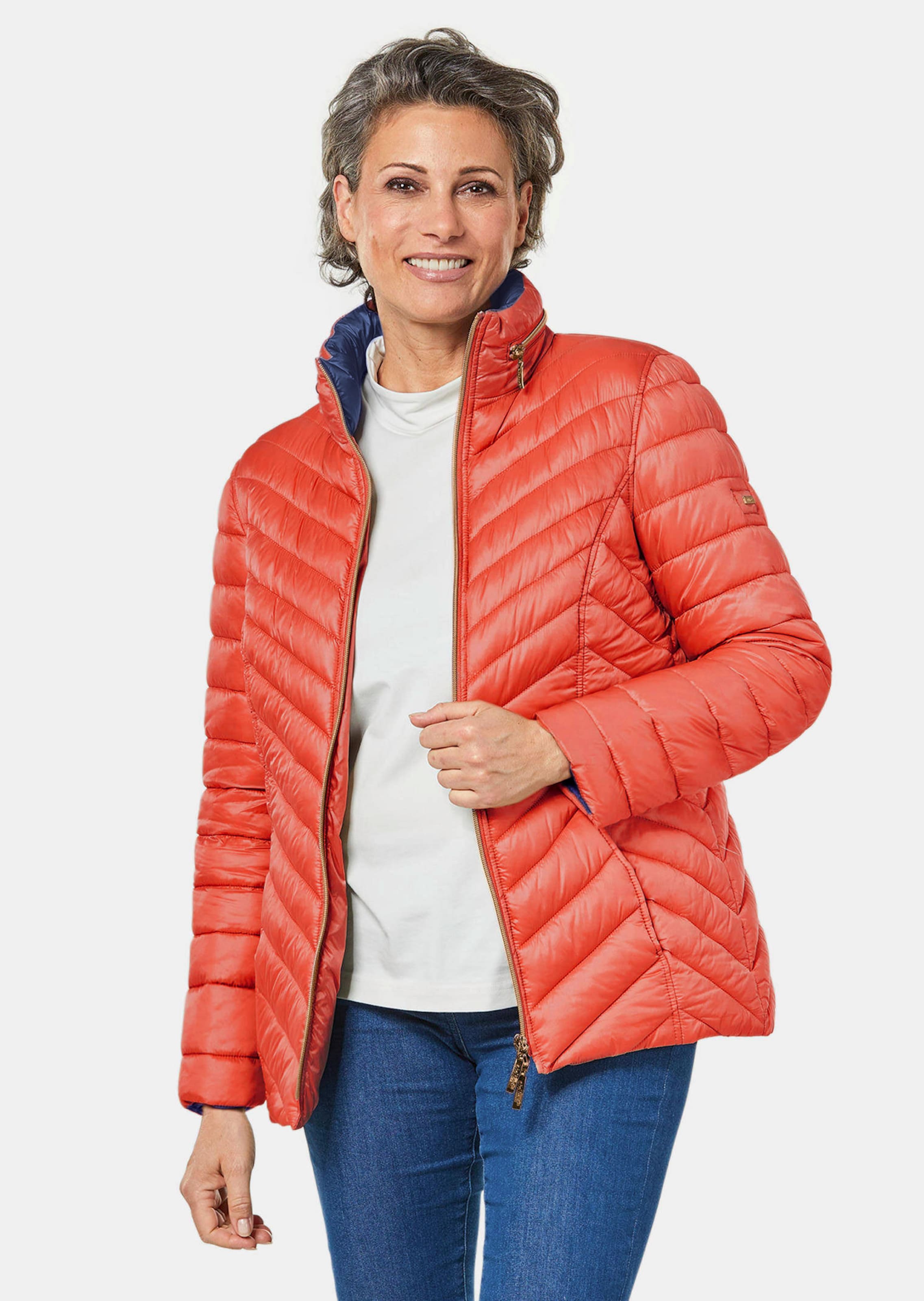 Steppjacke in figurschmeichelnder Optik