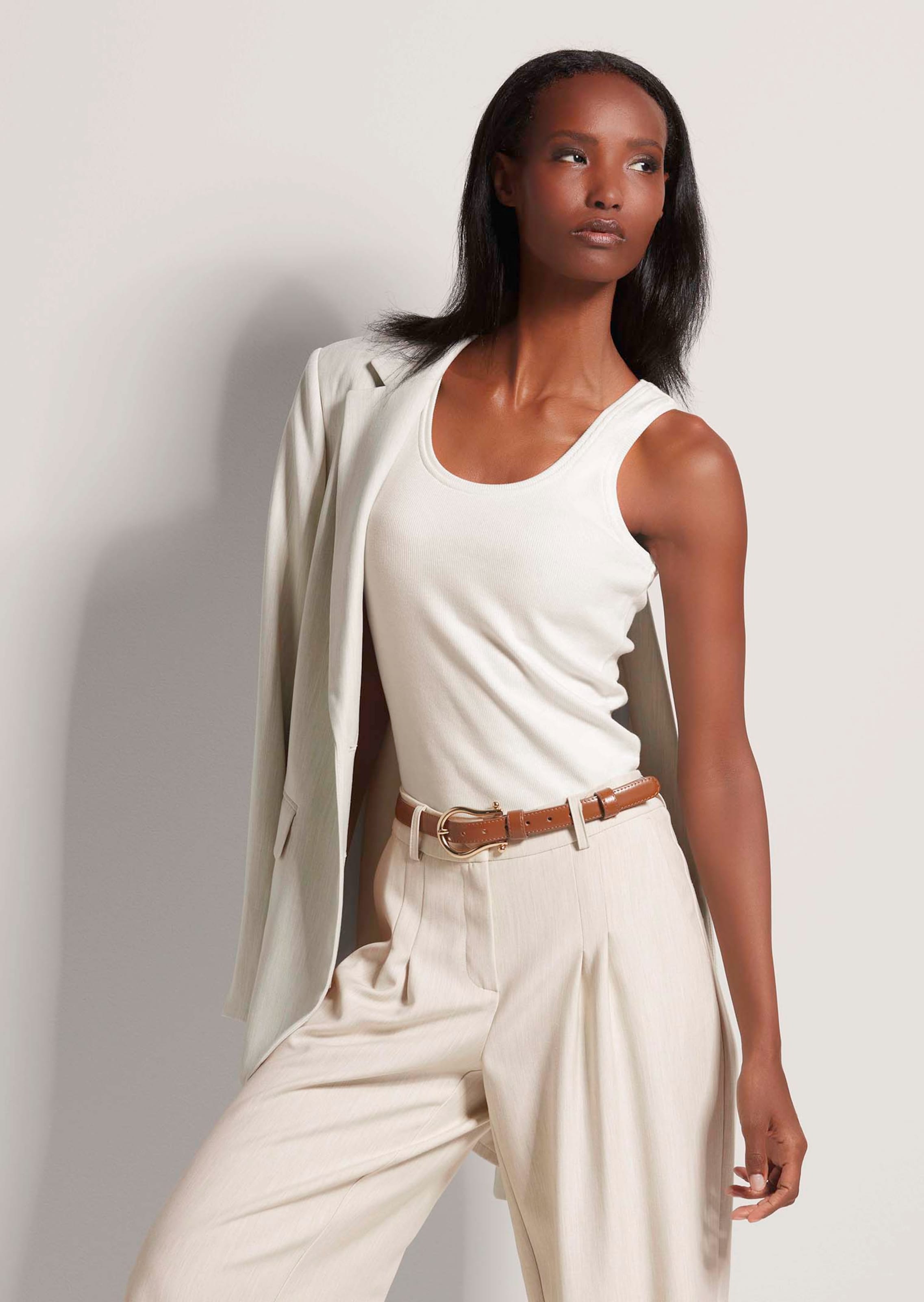 Sleeveless ribbed vest to thumbnail 5