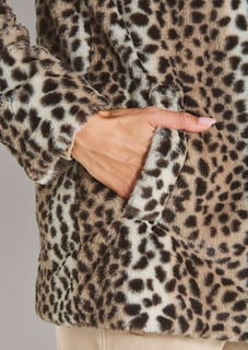 Manteau en fausse fourrure motif léopard thumbnail 6