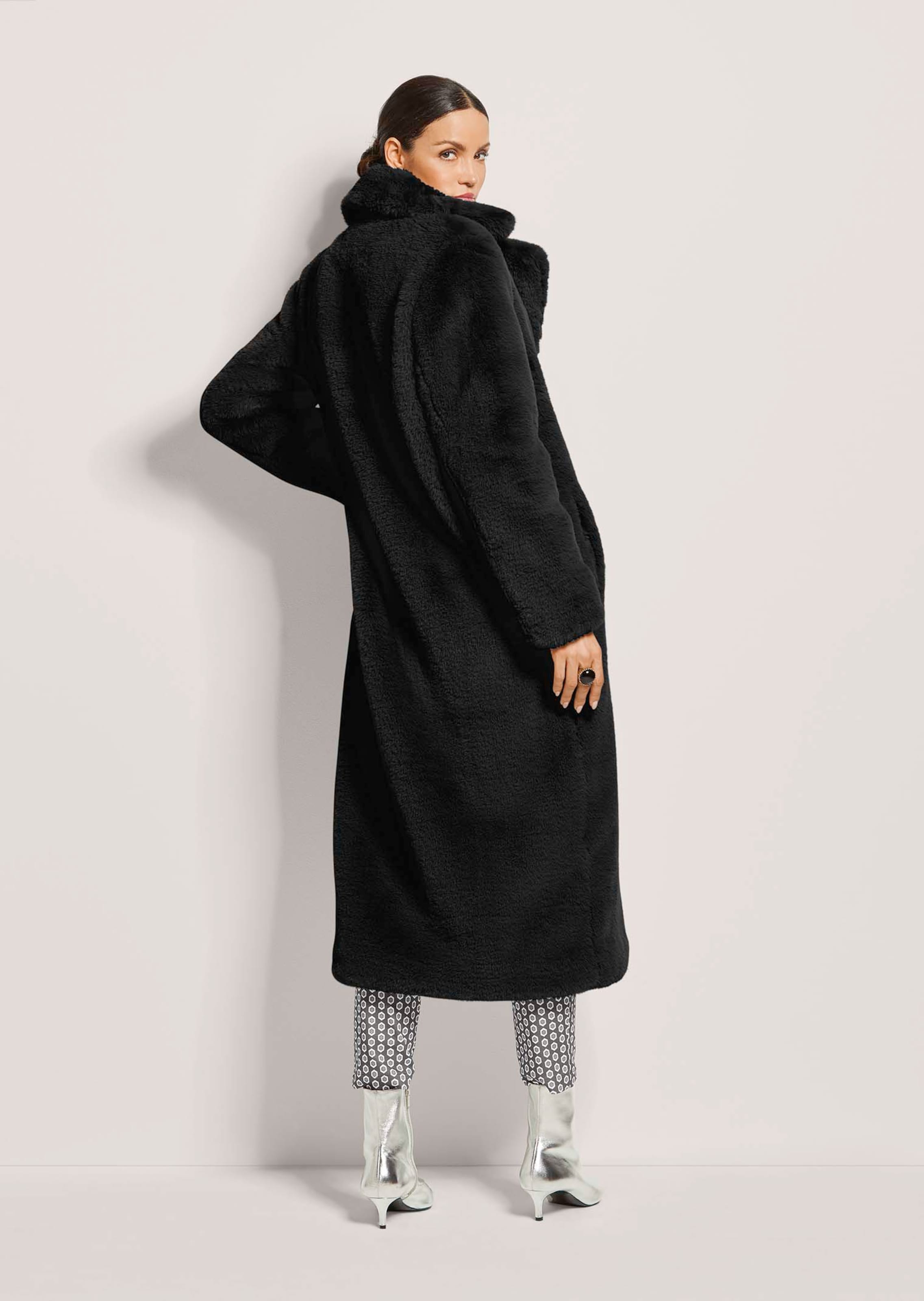Manteau long en fausse fourrure thumbnail 4